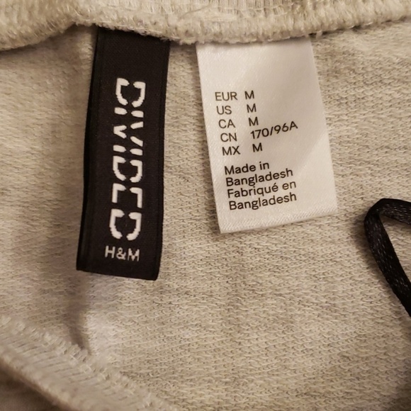 H&M Divided Girls Unite Crew Neck Sweatshirt NWOT - Picture 4 of 8